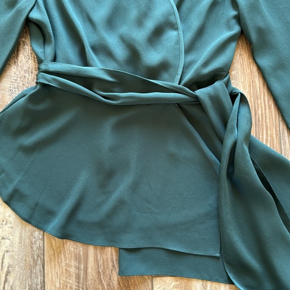 BCBG V Neck Wrap Blouse XXS - Picture 3 of 3